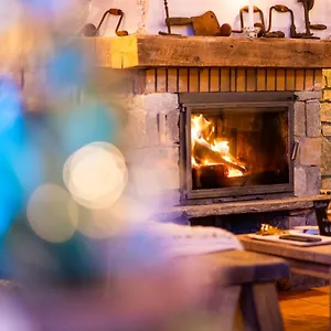 https://les-chalets-de-la-madeleine.hotels-rhonealpes.com